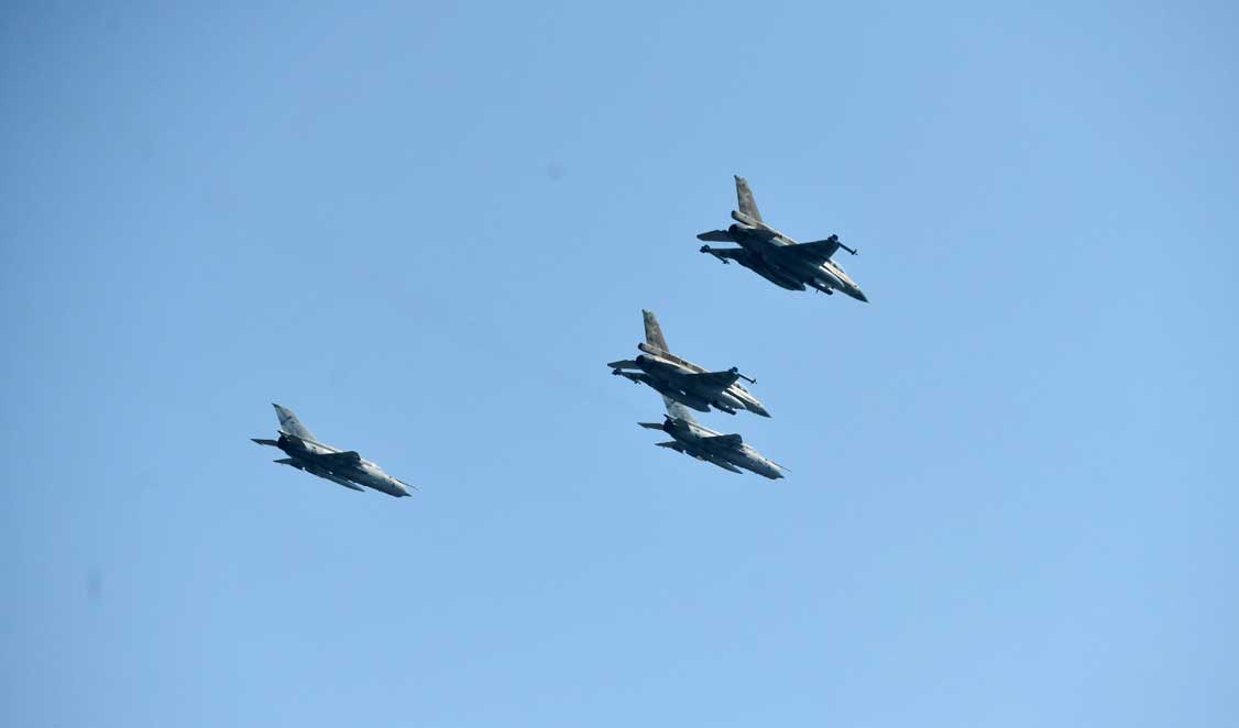 F-16