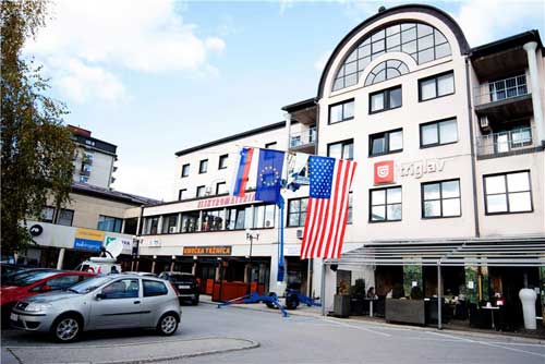 Slovenija - Melanijamanija